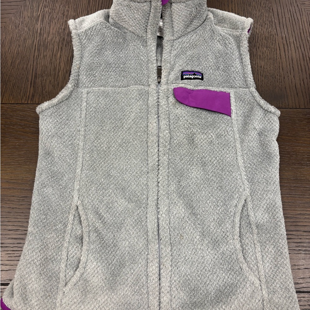 Patagonia are-Tool  Gray and Purple Fleece Vest Small